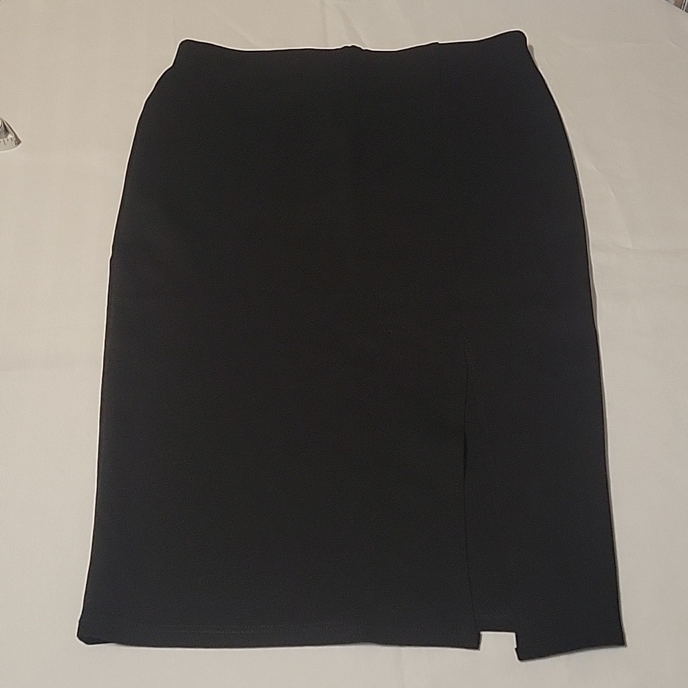 Mezzanine Skirt Size Medium